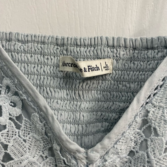 Cute summer top - Picture 3 of 3